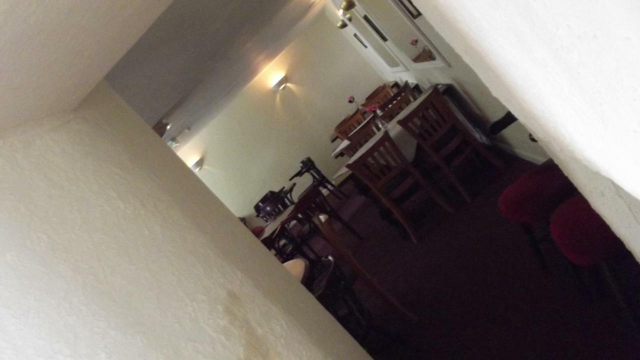 White Hart Inn Бодмин Екстериор снимка