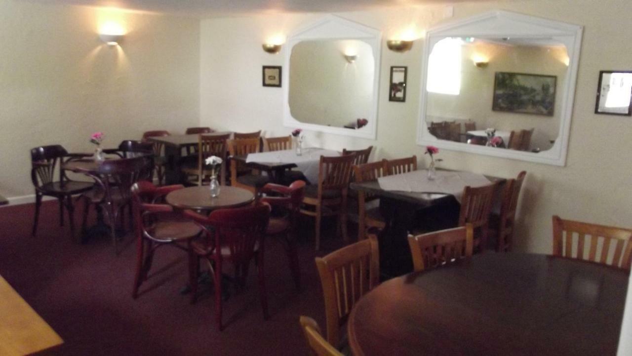 White Hart Inn Бодмин Екстериор снимка