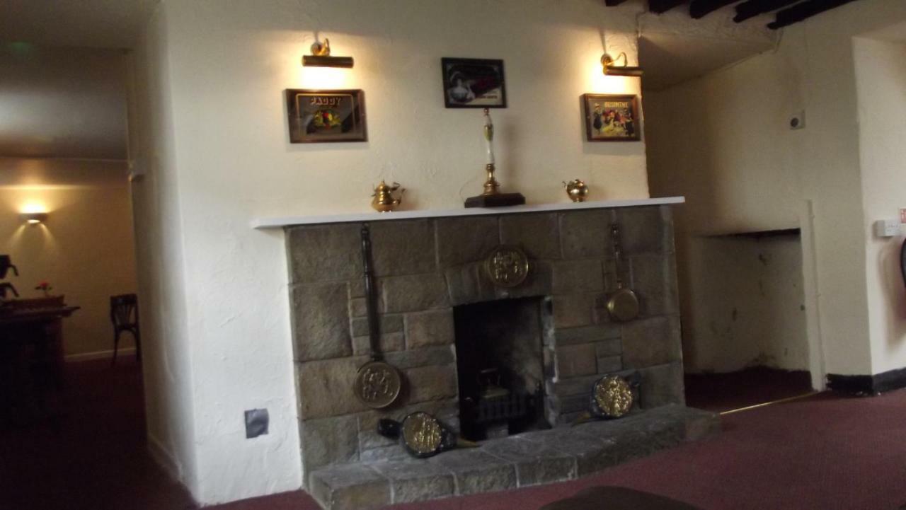 White Hart Inn Бодмин Екстериор снимка